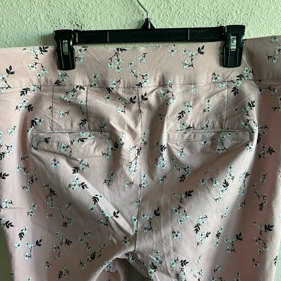 NWOT Lane Bryant The Allie Floral Print Ankle Pants Size 18 Style 1092918 - Picture 8 of 10